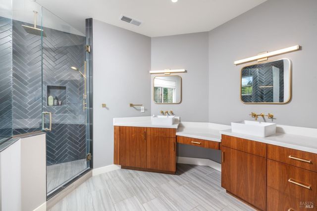 1500 San Ramon Way, Santa Rosa, CA 95409