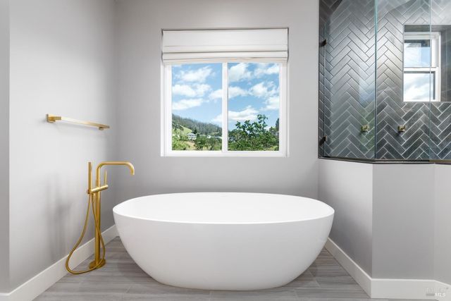 1500 San Ramon Way, Santa Rosa, CA 95409