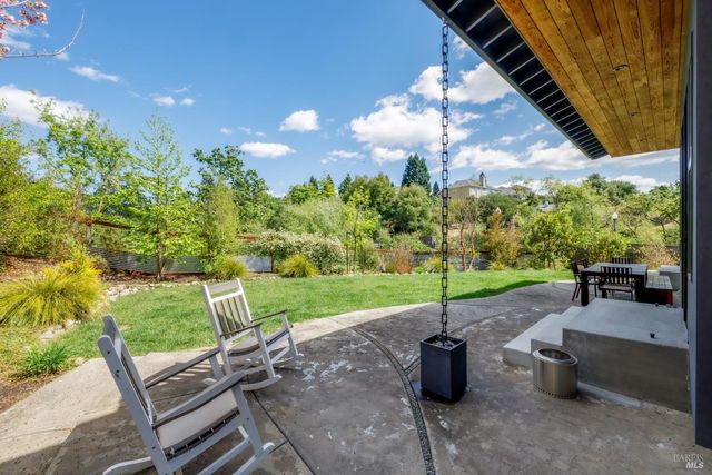 1500 San Ramon Way, Santa Rosa, CA 95409