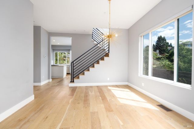 1500 San Ramon Way, Santa Rosa, CA 95409