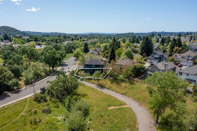 1500 San Ramon Way, Santa Rosa, CA 95409