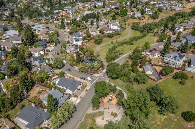 1500 San Ramon Way, Santa Rosa, CA 95409