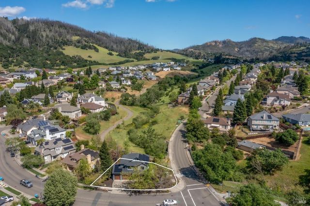 1500 San Ramon Way, Santa Rosa, CA 95409