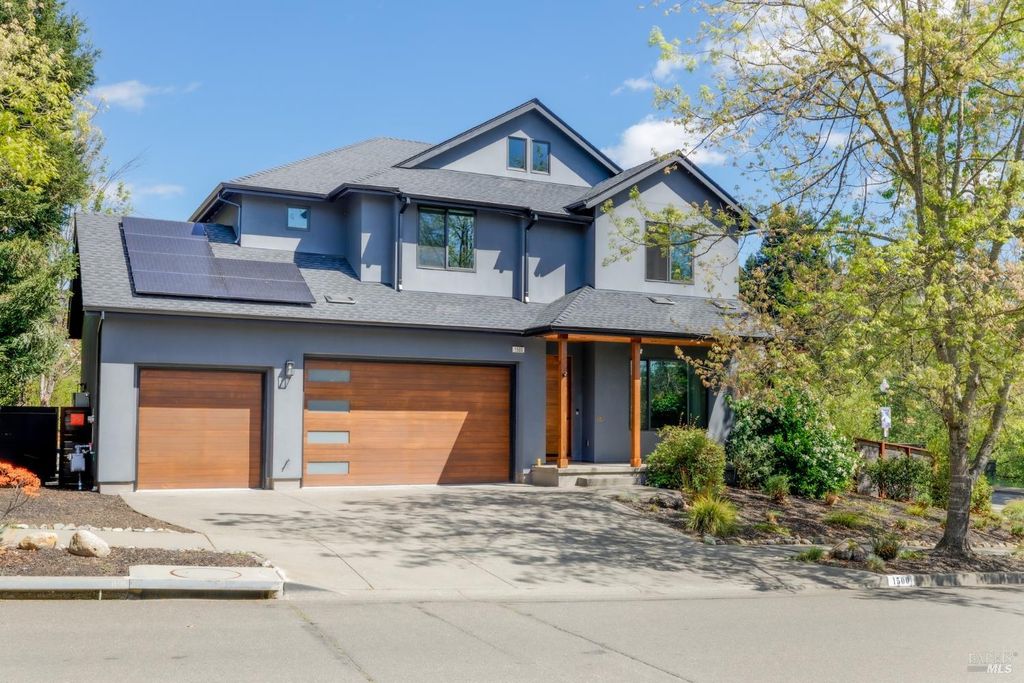 1500 San Ramon Way, Santa Rosa, CA 95409