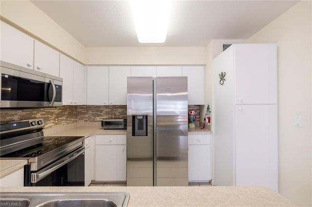 4041 SE 11th PL 104, Cape Coral, FL 33904