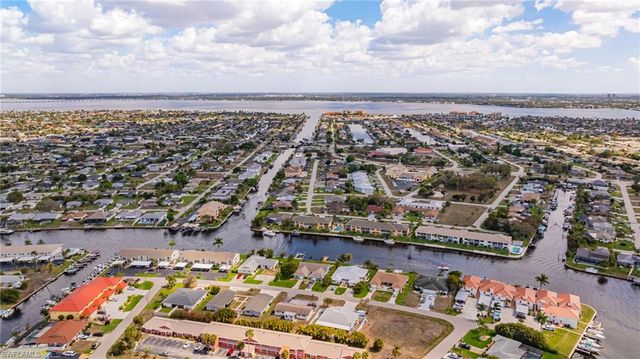 4041 SE 11th PL 104, Cape Coral, FL 33904