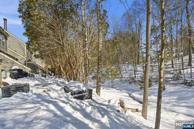 41 Lexington Lane F, West Milford, NJ 07480