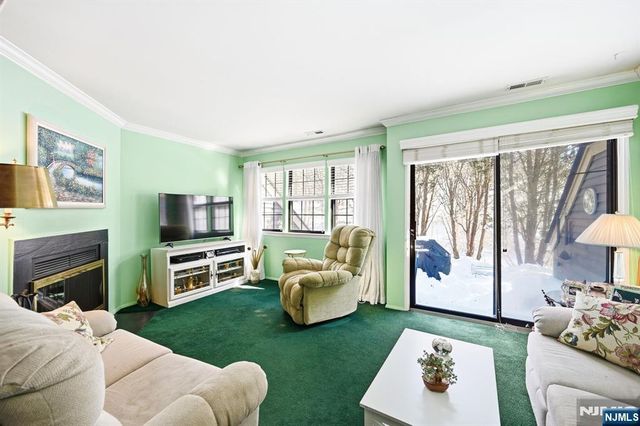 41 Lexington Lane F, West Milford, NJ 07480