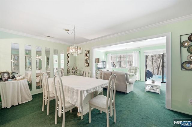 41 Lexington Lane F, West Milford, NJ 07480