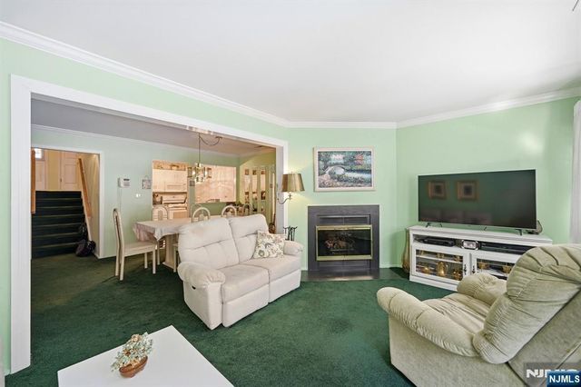 41 Lexington Lane F, West Milford, NJ 07480