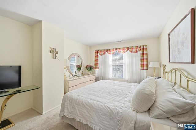 41 Lexington Lane F, West Milford, NJ 07480