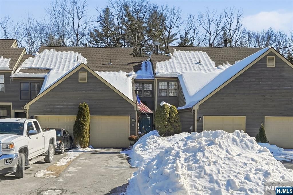 41 Lexington Lane F, West Milford, NJ 07480