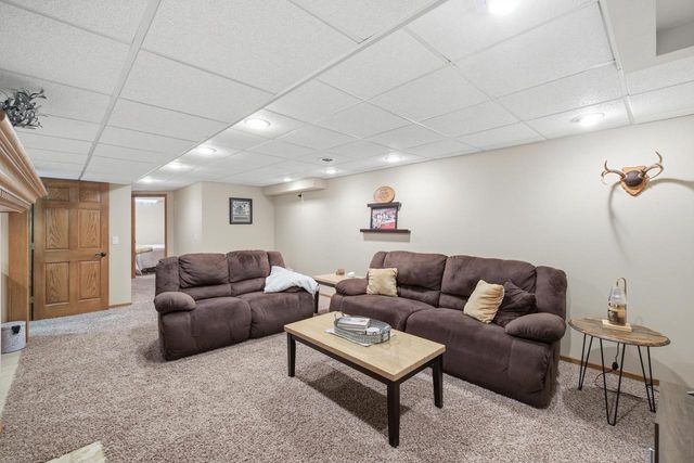 10205 W Feerick PLACE, Wauwatosa, WI 53222