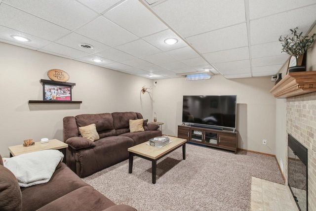 10205 W Feerick PLACE, Wauwatosa, WI 53222