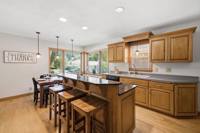 10205 W Feerick PLACE, Wauwatosa, WI 53222