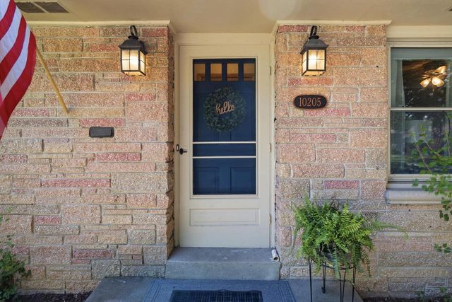 10205 W Feerick PLACE, Wauwatosa, WI 53222