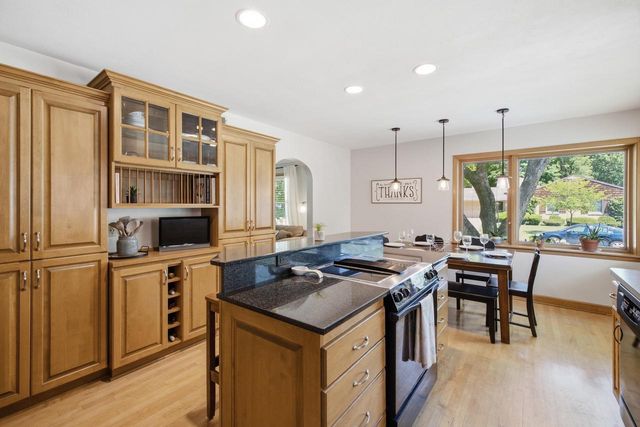 10205 W Feerick PLACE, Wauwatosa, WI 53222