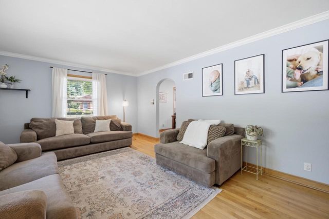 10205 W Feerick PLACE, Wauwatosa, WI 53222