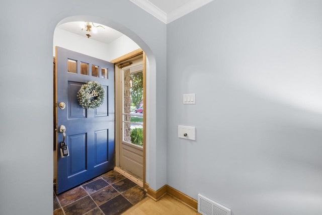 10205 W Feerick PLACE, Wauwatosa, WI 53222
