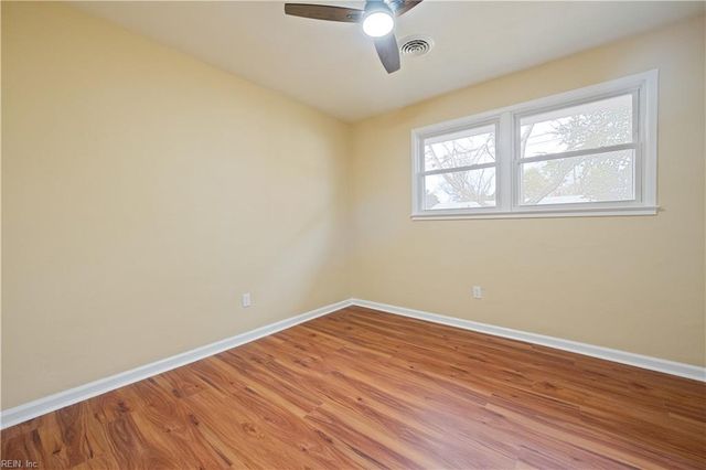 16 McKinley DR, Newport News, VA 23608