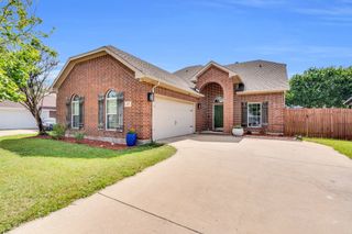 107 Oak Hollow Lane, Red Oak, TX 75154