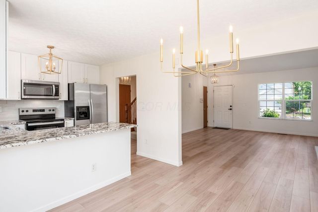 3918 Highland Bluff Drive, Groveport, OH 43125