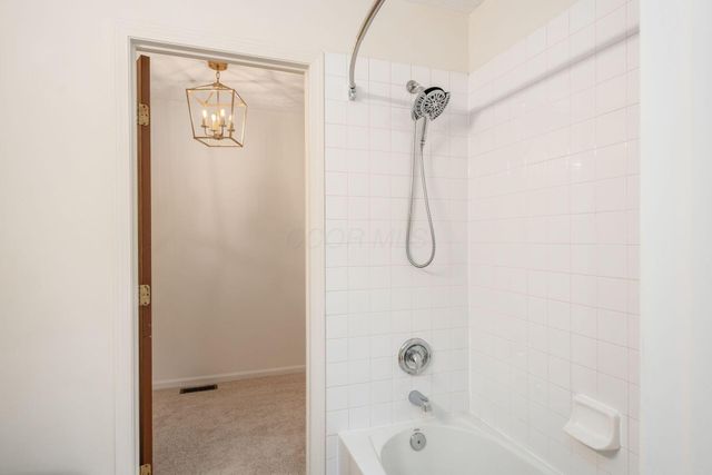 3918 Highland Bluff Drive, Groveport, OH 43125