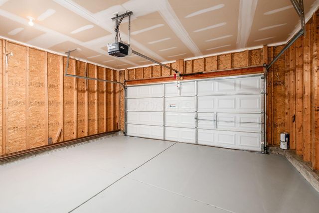 3918 Highland Bluff Drive, Groveport, OH 43125
