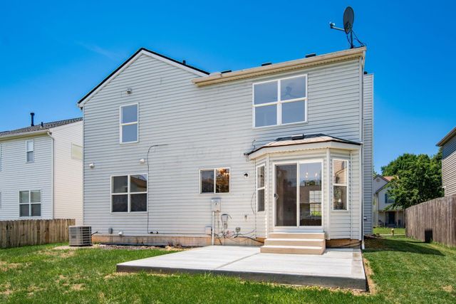 3918 Highland Bluff Drive, Groveport, OH 43125