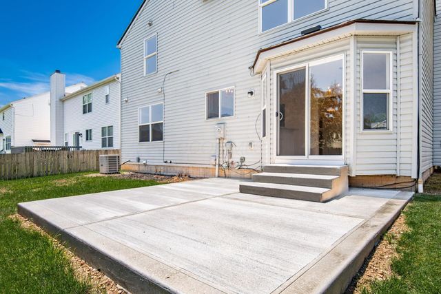 3918 Highland Bluff Drive, Groveport, OH 43125