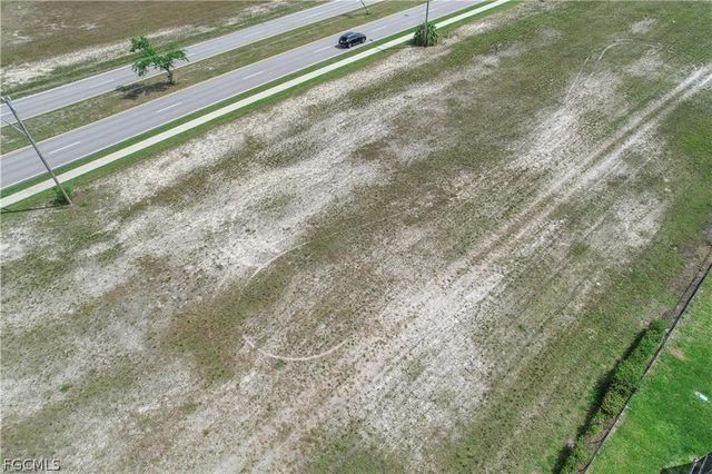 1016 Skyline BLVD, Cape Coral, FL 33991