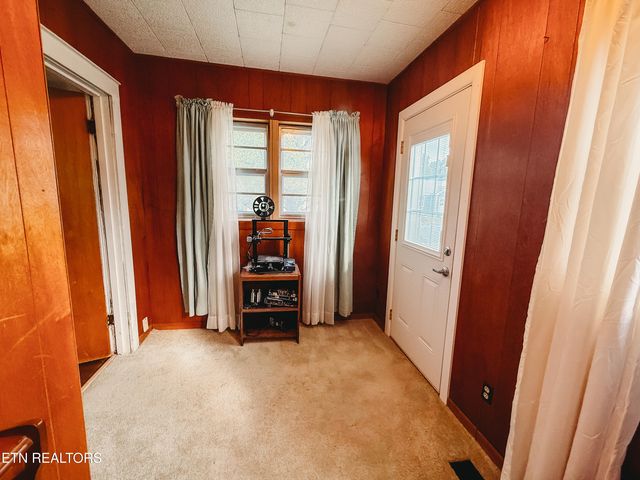 1025 Jones St, Athens, TN 37303