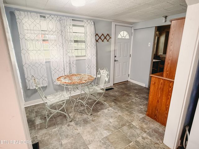 1025 Jones St, Athens, TN 37303
