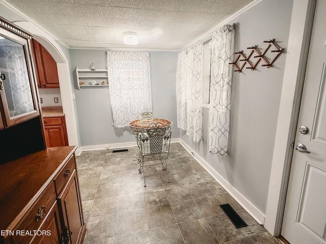 1025 Jones St, Athens, TN 37303