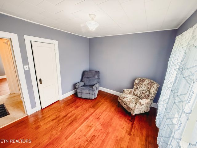 1025 Jones St, Athens, TN 37303