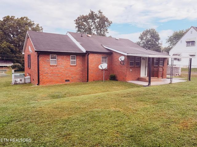 1025 Jones St, Athens, TN 37303