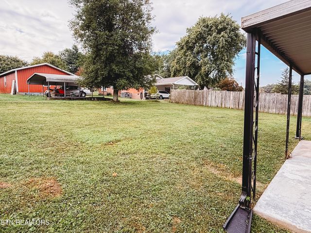 1025 Jones St, Athens, TN 37303