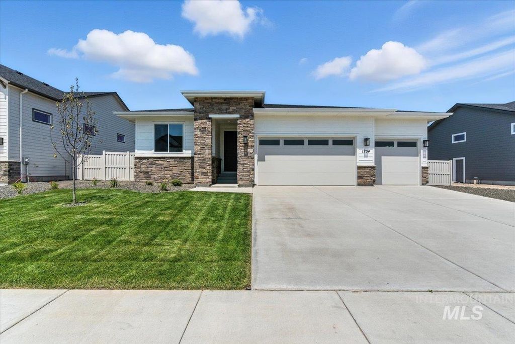 1234 Stirling Meadows Ct, Middleton, ID 83644