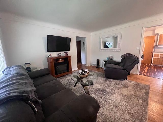 5413 Fleming Road, Flint, MI 48504