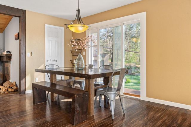 5863 Silver Saddle Dr, Hathaway Pines, CA 95233