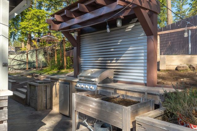 5863 Silver Saddle Dr, Hathaway Pines, CA 95233