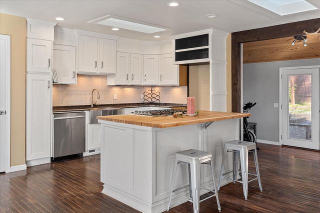 5863 Silver Saddle Dr, Hathaway Pines, CA 95233