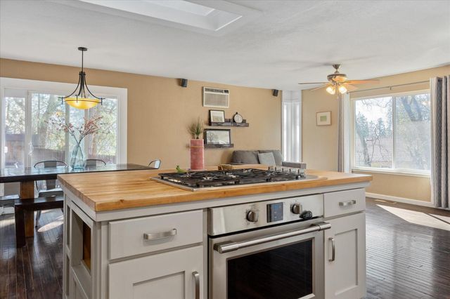 5863 Silver Saddle Dr, Hathaway Pines, CA 95233