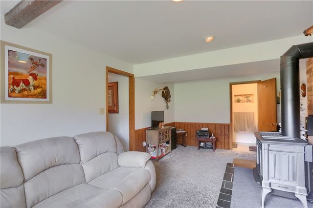 1123 Brookshire Dr, Shenango Twp, PA 16101