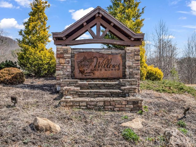 268 Wambli Pass, Lake Lure, NC 28746