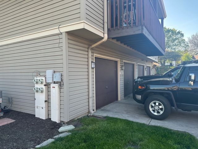 5700 Dutch Mill Court D, Hanover Park, IL 60133