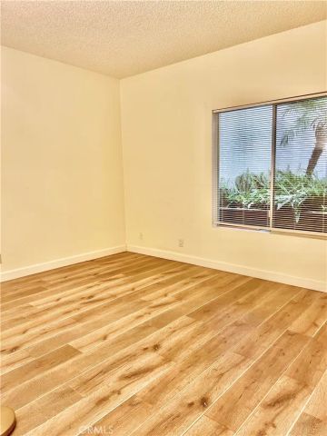 2905 Montrose Avenue 318, La Crescenta, CA 91214