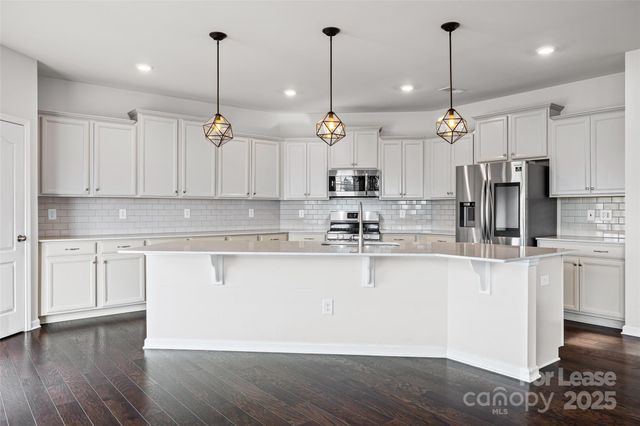 17124 Snug Harbor Road, Charlotte, NC 28278