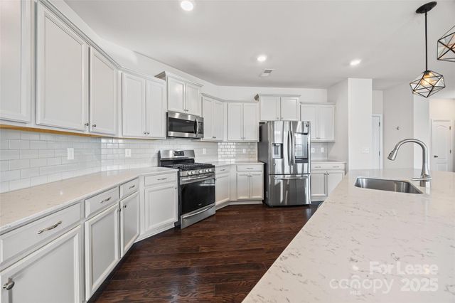 17124 Snug Harbor Road, Charlotte, NC 28278