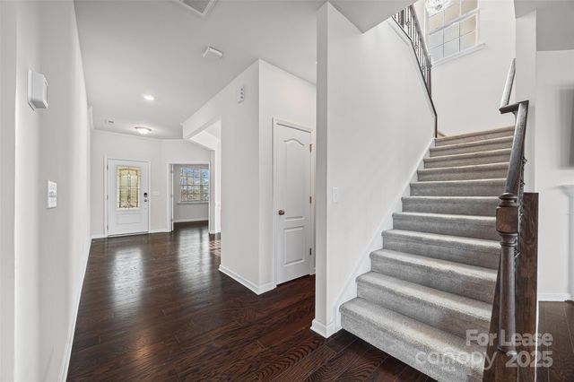 17124 Snug Harbor Road, Charlotte, NC 28278